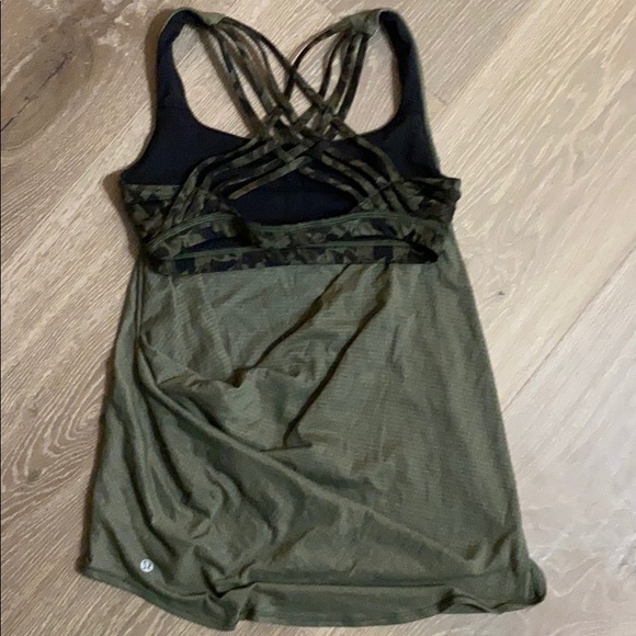 Lululemon tank - Picture 2 of 4